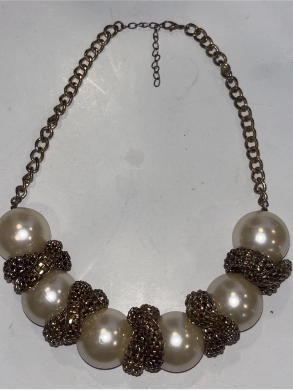 Vintage 80s‎ Hugh Chunky Runway Faux Pearl Gold Tone Mesh Snake Chain Necklace